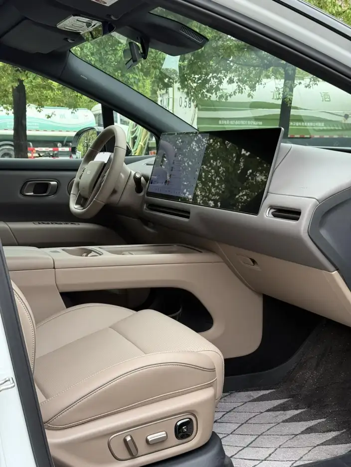 Li Auto i6 2025 Model 2WD Standard Edition – фото 9