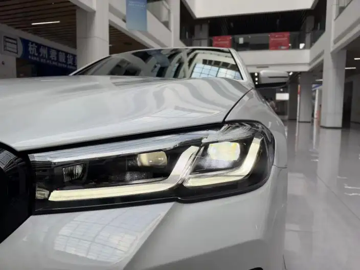 BMW 5 Series PHEV 2022 Model Facelift 535Le M Sports Set – фото 10