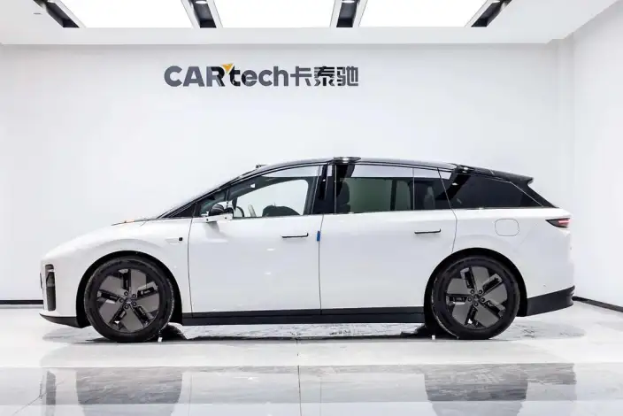 Li Auto i6 2025 Model 2WD Standard Edition