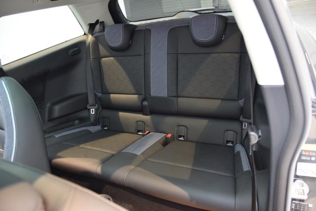 Electric MINI COOPER 2024 COOPER SE Artist – фото 7