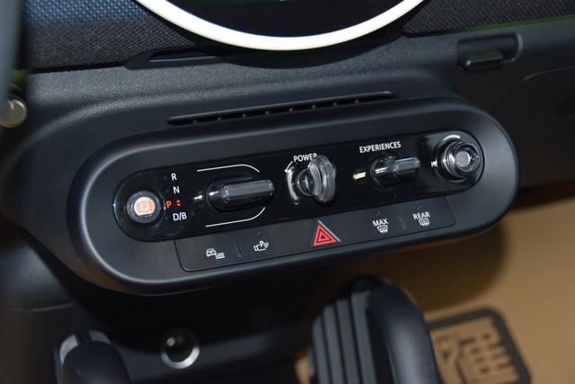 Electric MINI COOPER 2024 COOPER SE Artist – фото 17
