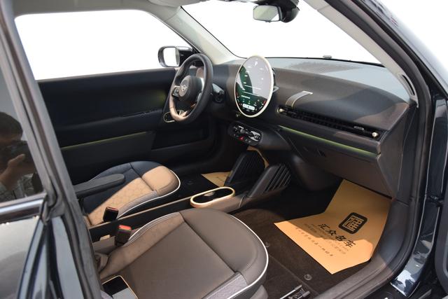 Electric MINI COOPER 2024 COOPER SE Artist – фото 18
