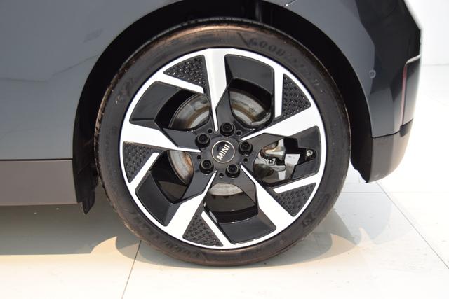 Electric MINI COOPER 2024 COOPER SE Artist – фото 20
