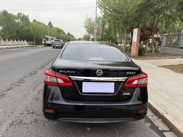 Nissan Sylphy 2014 1.6XV CVT Premium – фото 4