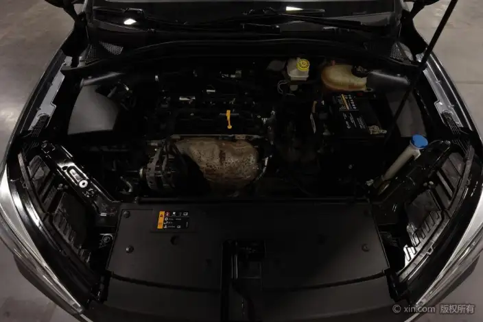 Roewe i5 2021 Model 1.5L Manual Platinum edition – фото 5