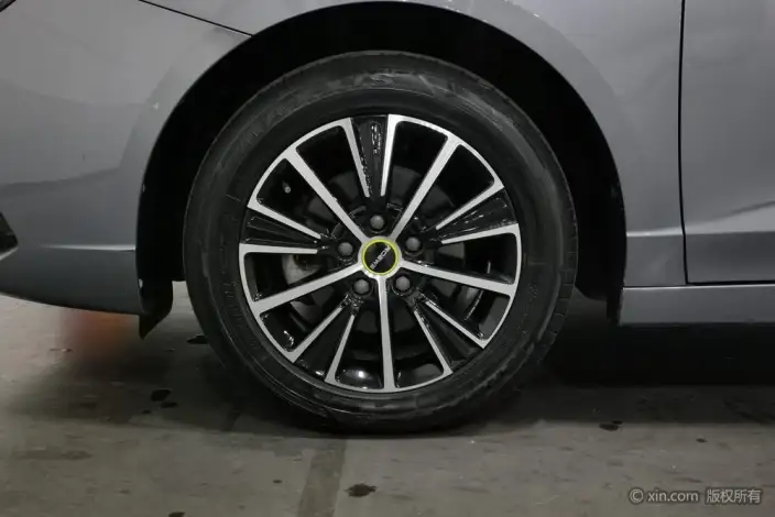 Roewe i5 2021 Model 1.5L Manual Platinum edition – фото 8