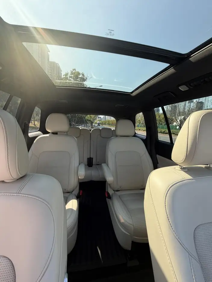 Li Auto ONE 2021 Model Extended Range 6 seat Edition – фото 10