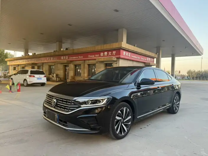 Volkswagen Passat 2023 Model 330TSI Deluxe Edition