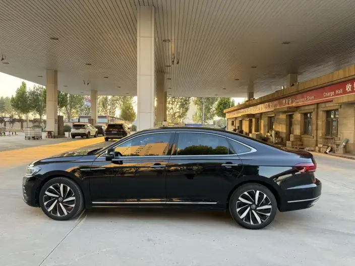 Volkswagen Passat 2023 Model 330TSI Deluxe Edition