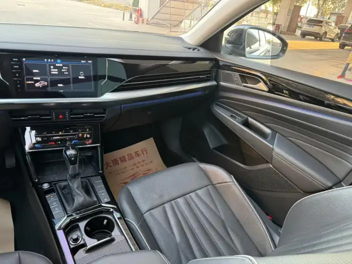 Volkswagen Passat 2023 Model 330TSI Deluxe Edition – фото 7