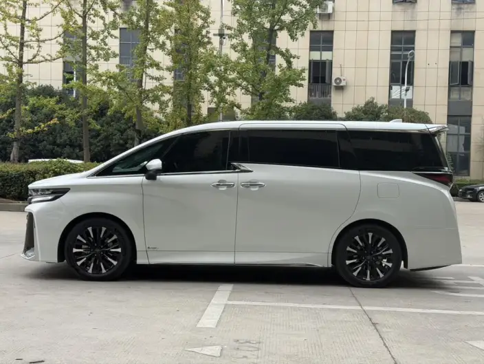 Vellfire 2024 Model 2.5L Automatic 4WD 7 seat Parallel Imported