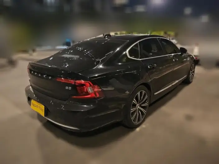 Volvo S90 2022 Model B5 Smart Range Deluxe Edition