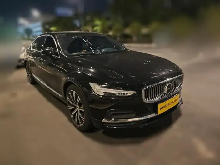 Volvo S90 2022 Model B5 Smart Range Deluxe Edition