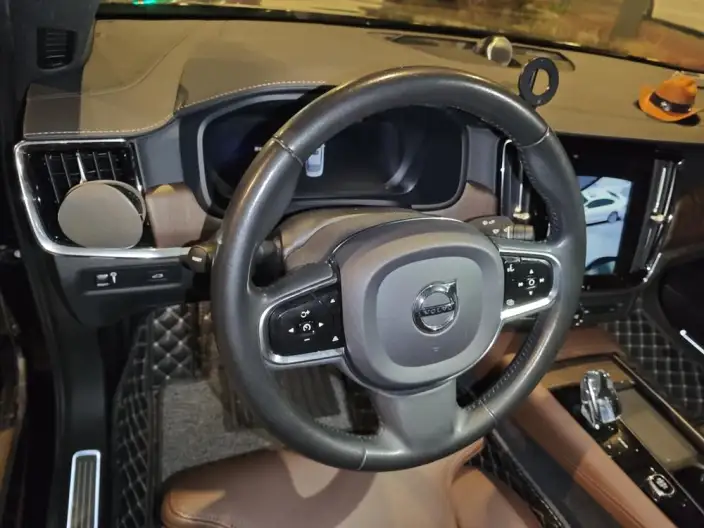 Volvo S90 2022 Model B5 Smart Range Deluxe Edition – фото 7