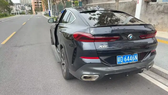 BMW X6 2022 Model xDrive40i Exclusive Model M Sports Set – фото 7