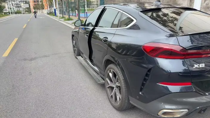 BMW X6 2022 Model xDrive40i Exclusive Model M Sports Set – фото 10