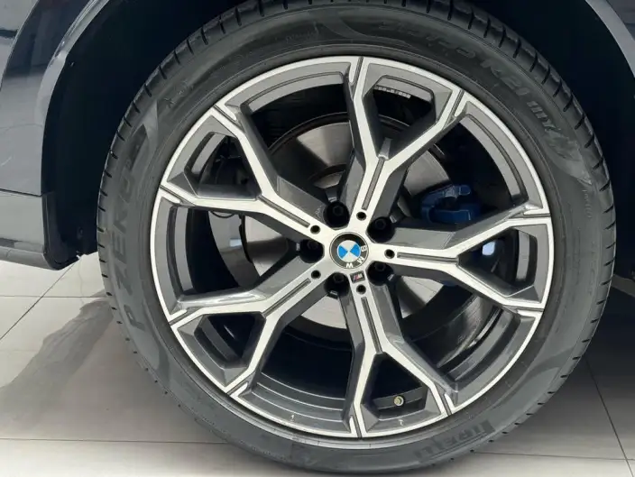BMW X6 2023 Model xDrive40i Exclusive Model M Sports Set – фото 7
