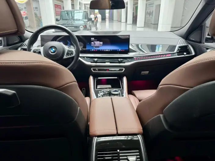 BMW X6 2023 Model xDrive40i Exclusive Model M Sports Set – фото 9