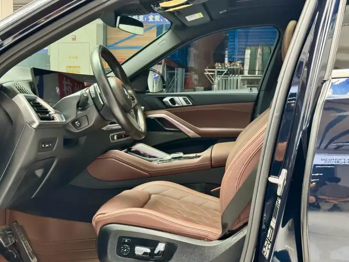 BMW X6 2023 Model xDrive40i Exclusive Model M Sports Set – фото 10