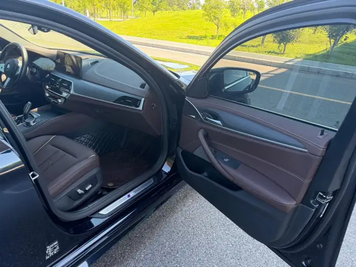 BMW 5 Series PHEV 2022 Model Facelift II 535Le M Sports Set – фото 5