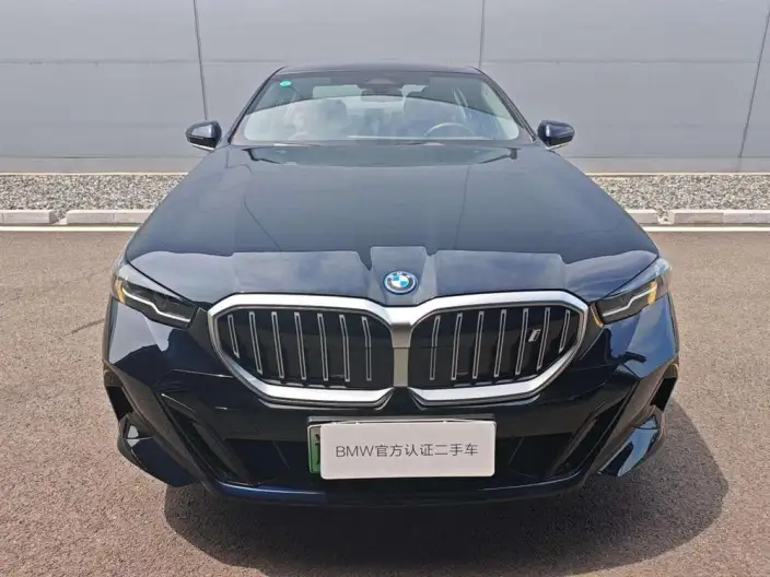 BMW i5 2025 Model eDrive35L M Sports Set