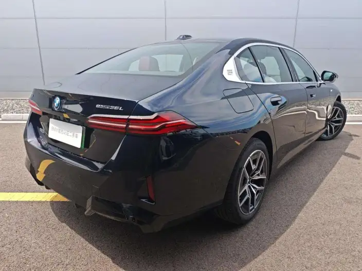 BMW i5 2025 Model eDrive35L M Sports Set – фото 5