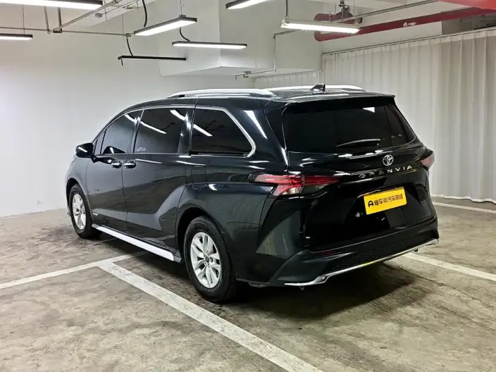 Granvia 2023 Model Intelligent Hybrid 2.5L Comfort Edition – фото 5