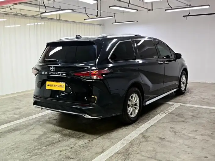 Granvia 2023 Model Intelligent Hybrid 2.5L Comfort Edition – фото 7