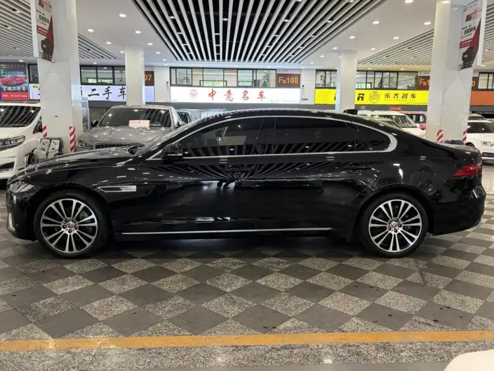 Jaguar XFL 2022 Model 2.0T P250 2WD Exclusive Deluxe Edition