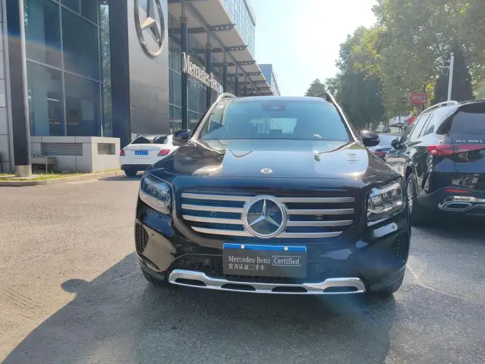 Mercedes-Benz GLB 2025 Model GLB 220 Fashion Model