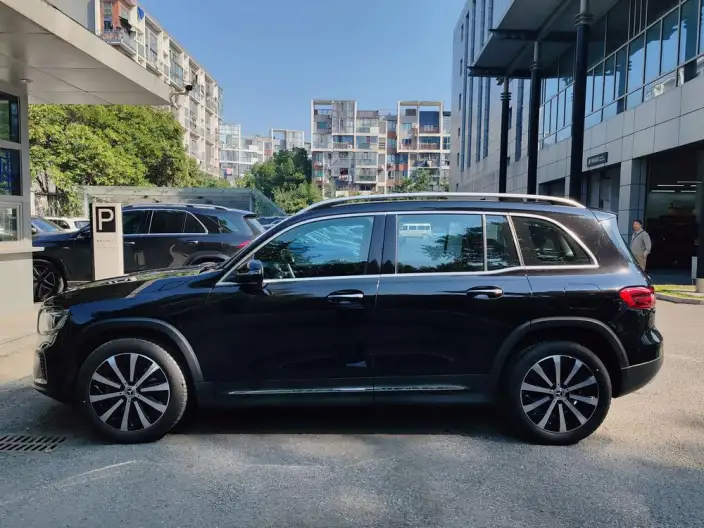 Mercedes-Benz GLB 2025 Model GLB 220 Fashion Model
