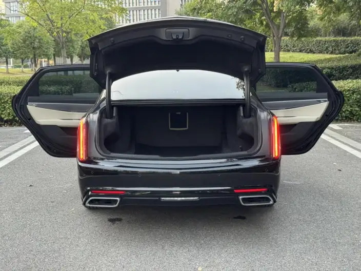 Cadillac CT6 2023 Model 28T Fashion Model – фото 10