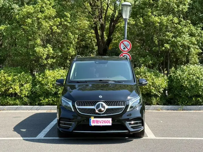 Mercedes-Benz V-Class 2022 Model V 260 L Long wheelbase Premium Edition