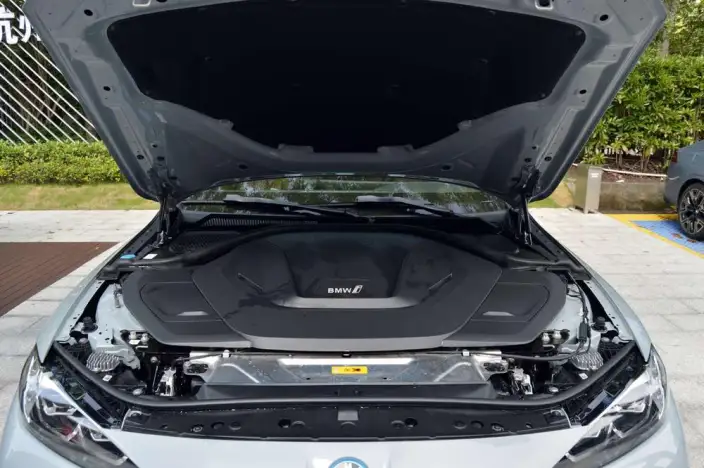 BMW i4 2023 Model eDrive40 – фото 6