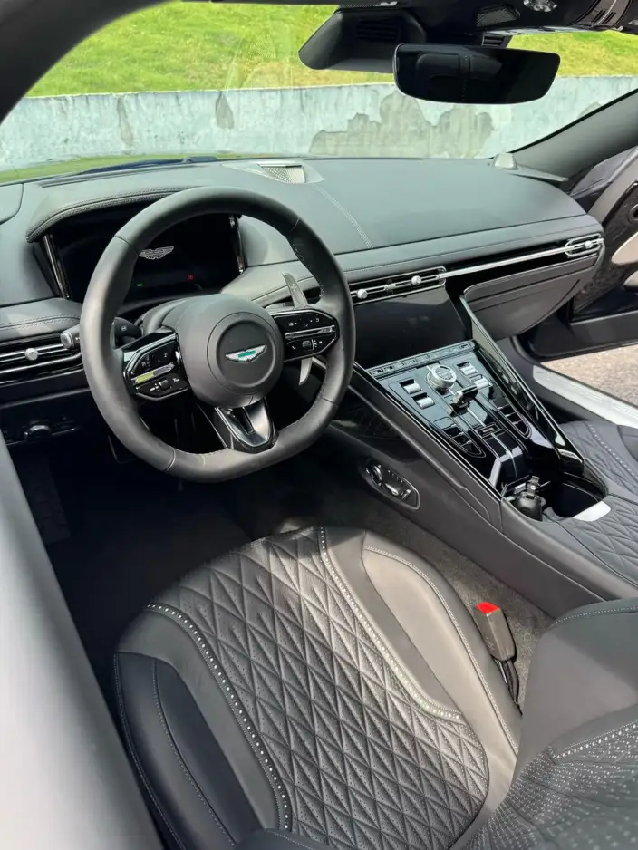 Aston Martin DB12 2024 Model 4.0T V8 Coupe – фото 10