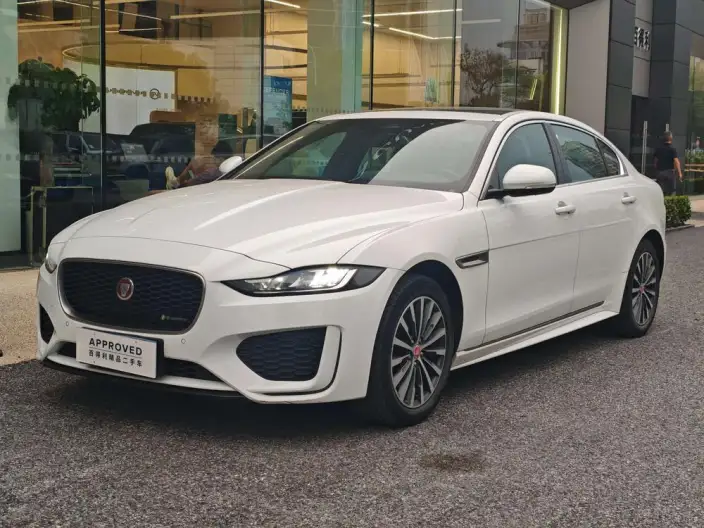 Jaguar XE L 2022 Model 2.0T 200PS R-DYNAMIC Youth Sports Edition