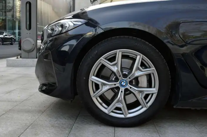 BMW i3 2025 Model eDrive35L – фото 7