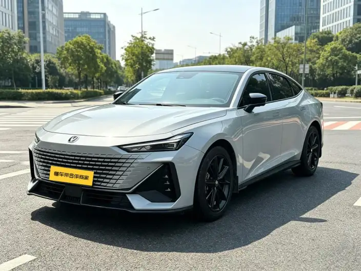 Changan UNI-V 2022 Model 1.5T Noble Model