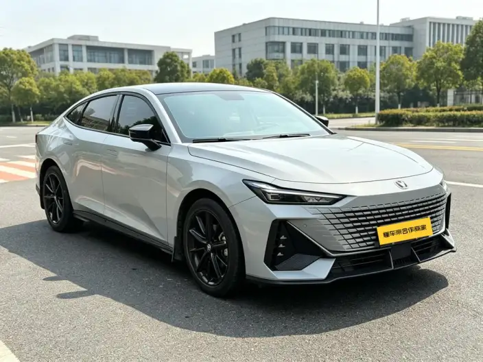 Changan UNI-V 2022 Model 1.5T Noble Model