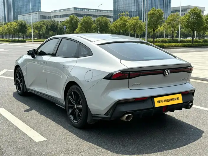 Changan UNI-V 2022 Model 1.5T Noble Model