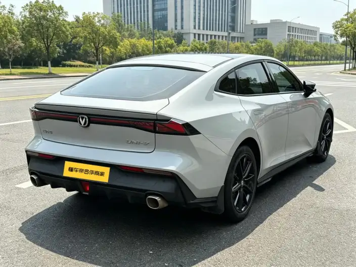 Changan UNI-V 2022 Model 1.5T Noble Model – фото 6