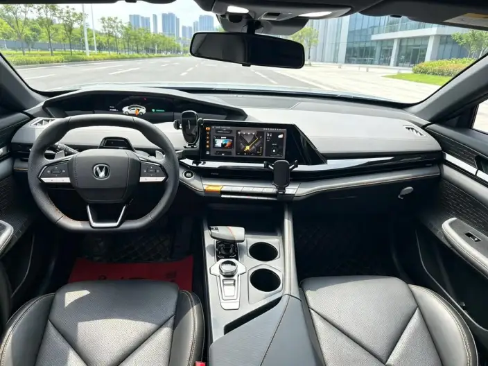 Changan UNI-V 2022 Model 1.5T Noble Model – фото 7