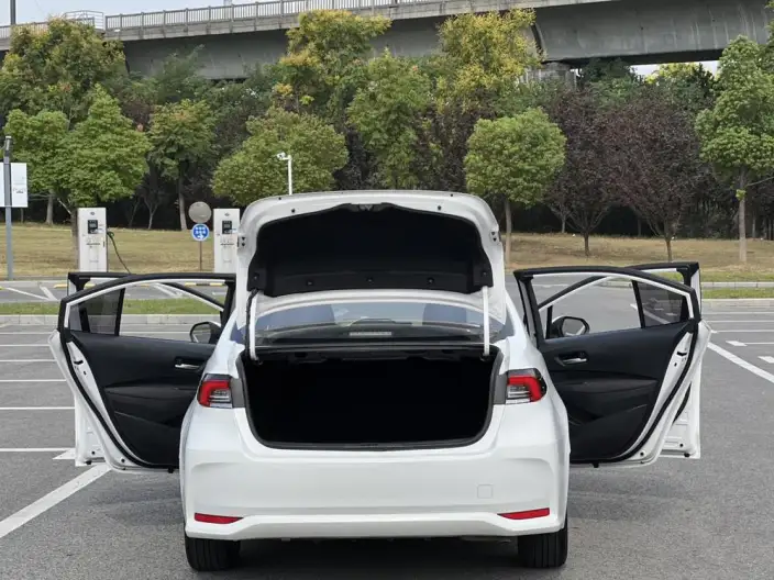 Toyota Corolla 2023 Model Intelligent Hybrid 1.8L E-CVT Elite Edition – фото 8