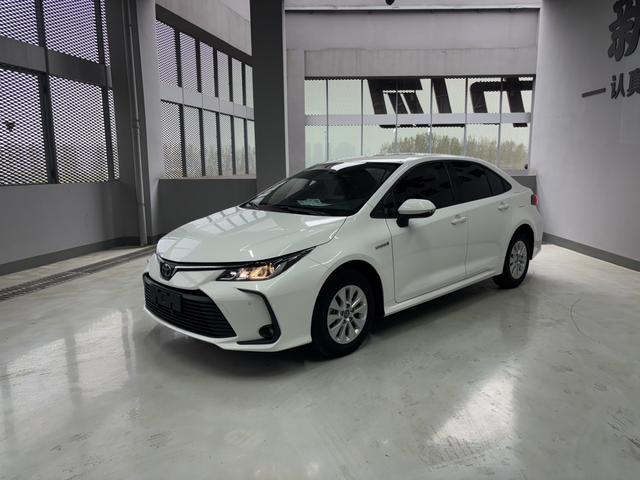 Toyota Corolla 2022 Hybrid 1.8L E-CVT Pioneer Edition – фото 1