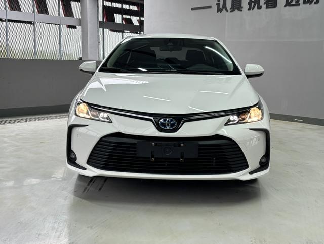 Toyota Corolla 2022 Hybrid 1.8L E-CVT Pioneer Edition – фото 3