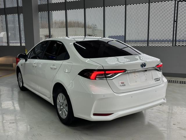 Toyota Corolla 2022 Hybrid 1.8L E-CVT Pioneer Edition – фото 13