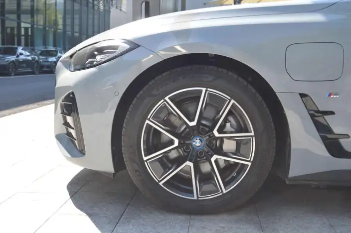 BMW i4 2023 Model eDrive40 – фото 7