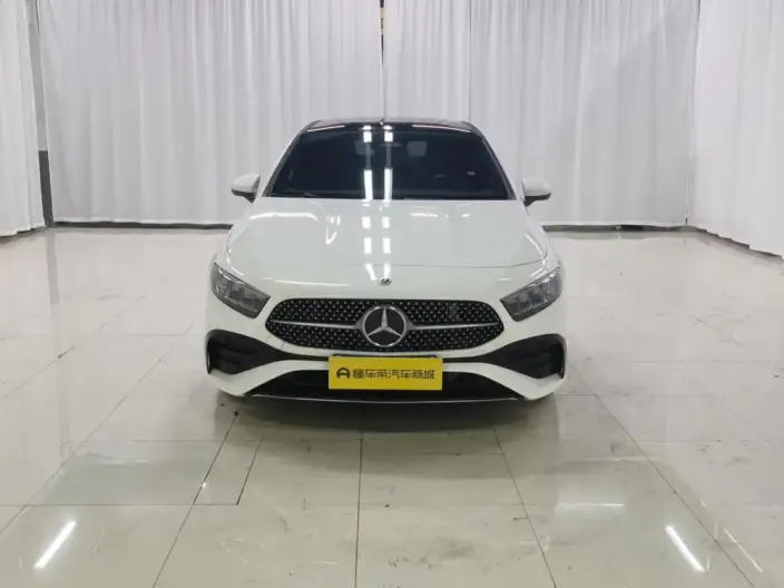 Mercedes-Benz A-class 2024 Model A 180 L – фото 2