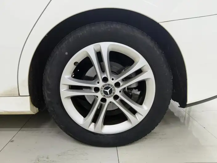 Mercedes-Benz A-class 2024 Model A 180 L – фото 9