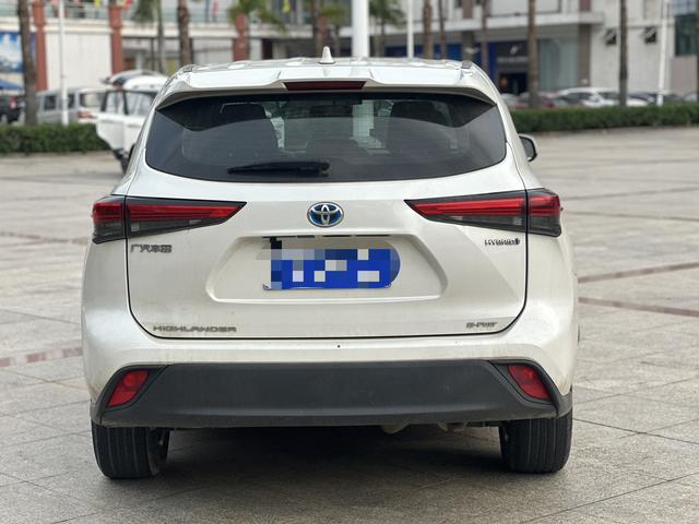 Toyota Highlander 2022 Hybrid 2.5L 4WD Elite 7-Seater – фото 5